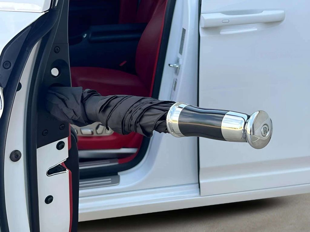 Used 2018 Rolls-Royce Ghost RWD image 17