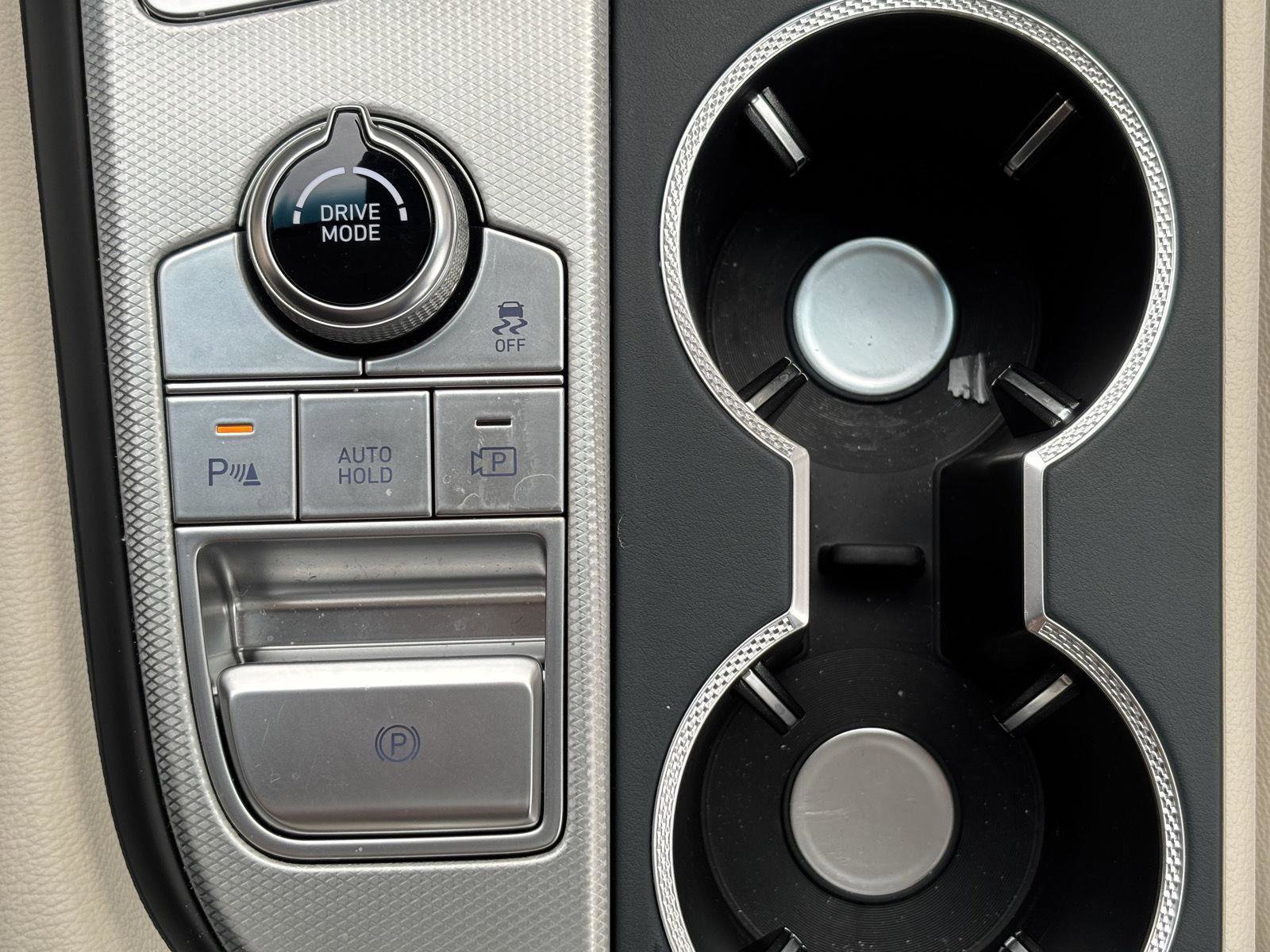 Used 2026 Genesis G70 2.5T Prestige image 22