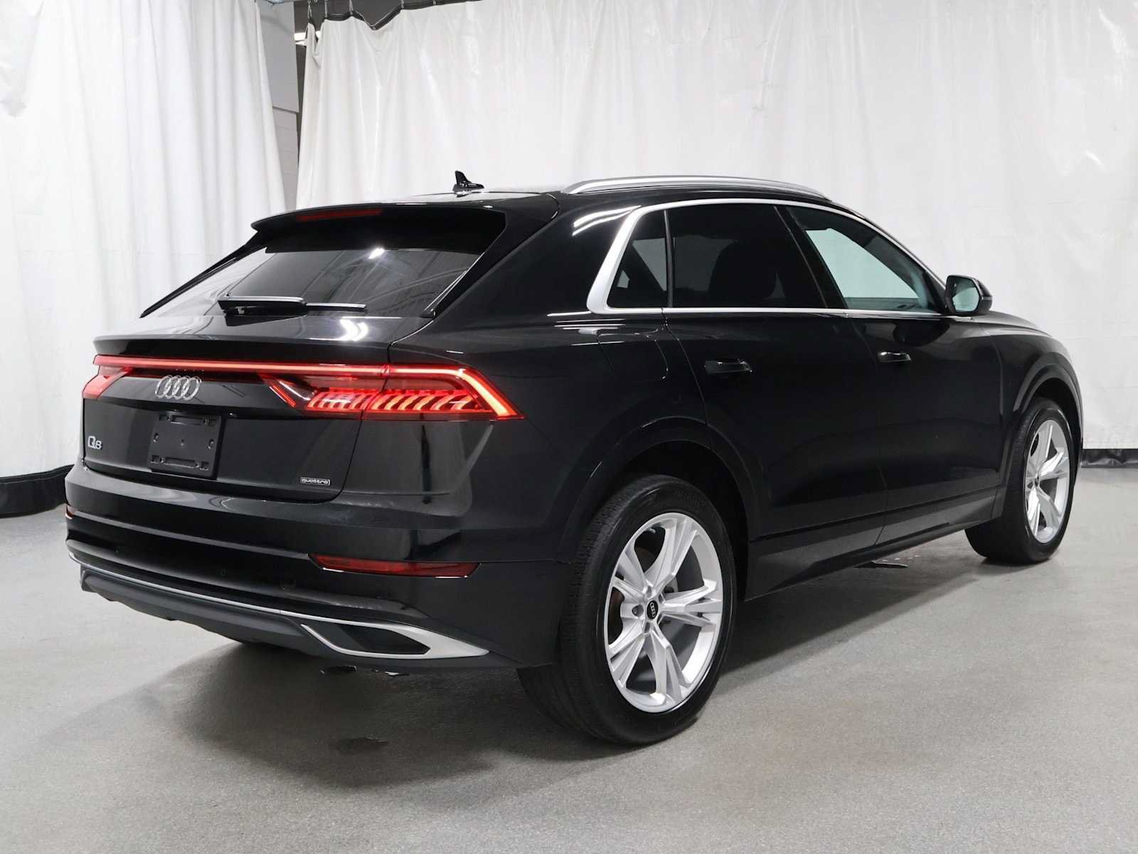 Used 2023 Audi Q8 Prestige w/ Prestige Package AWD/4WD image 9