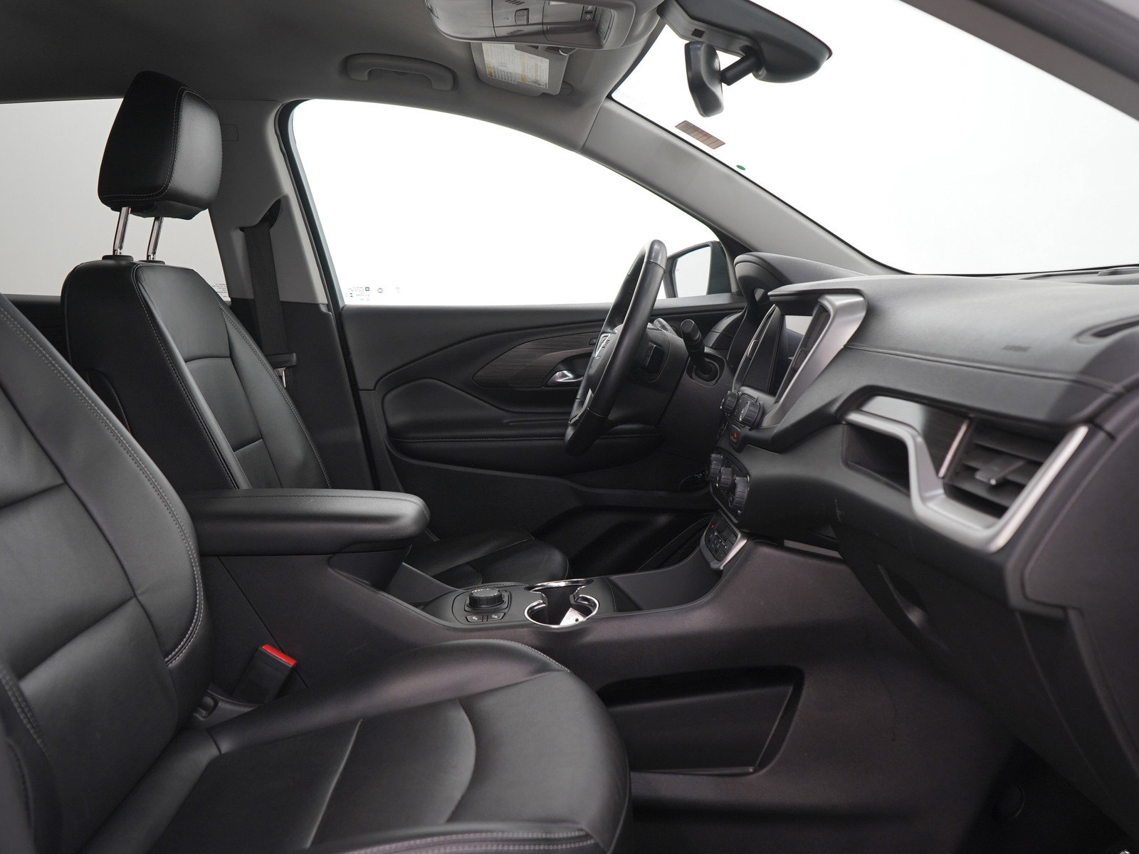 Used 2024 GMC Terrain SLT w/ Elevation Edition image 13