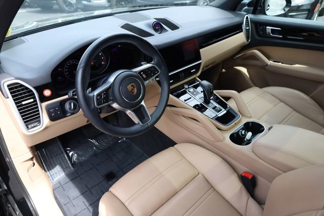 Used 2023 Porsche Cayenne image 10