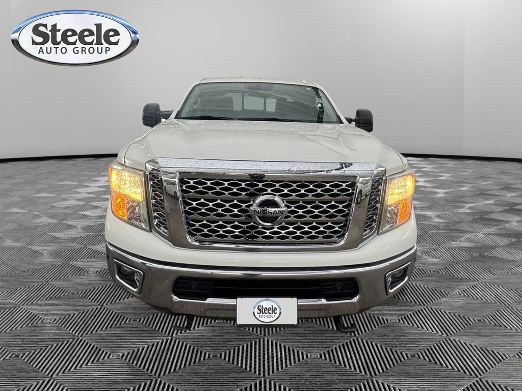 Used 2017 Nissan Titan SV image 8