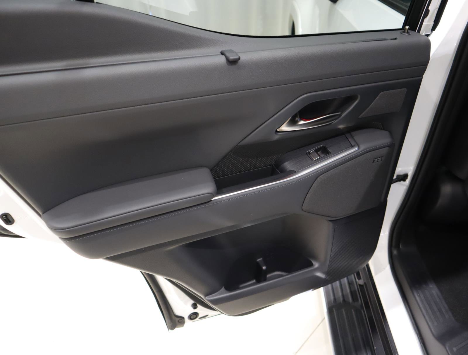 Used 2024 Lexus GX 550 w/ Accessory Package (Z1) image 21