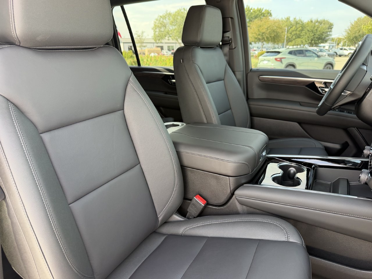 New 2026 Chevrolet Suburban Z71 w/ Z71 Off-Road Package AWD/4WD image 26