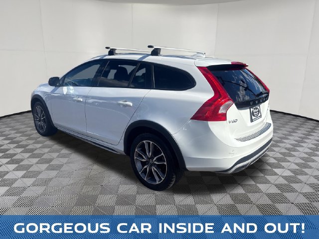Used 2018 Volvo V60 T5 Cross Country w/ Convenience Package AWD/4WD image 4