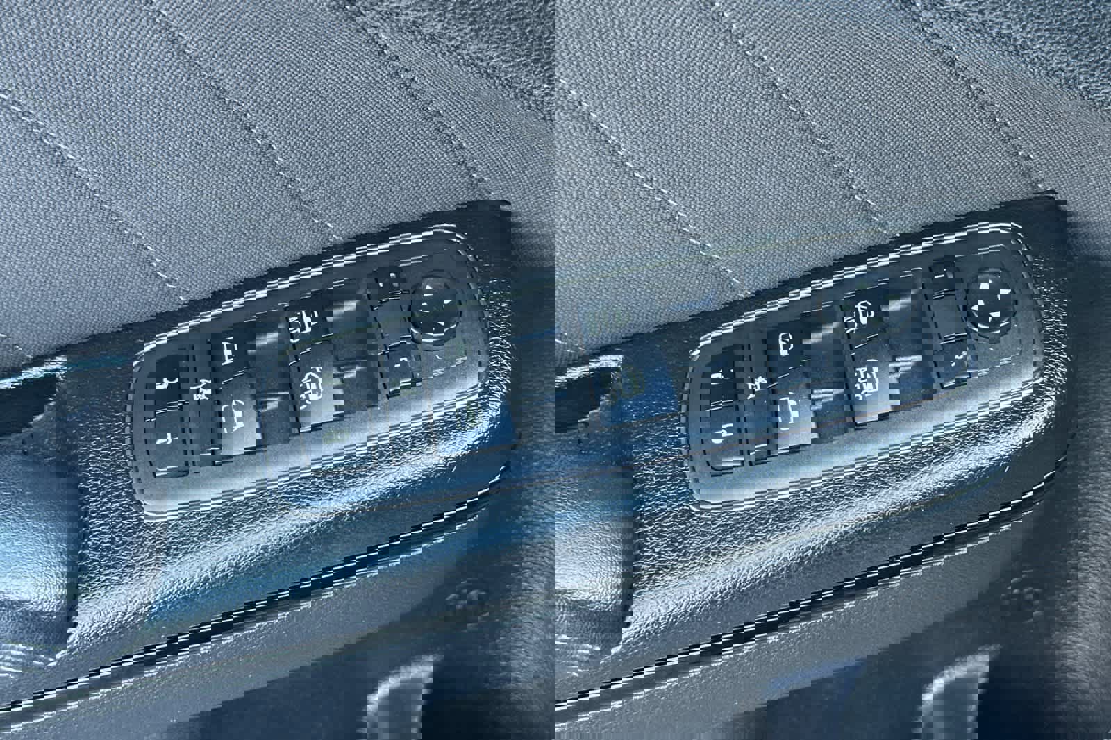 Used 2022 Dodge Charger SXT w/ Blacktop Package image 13