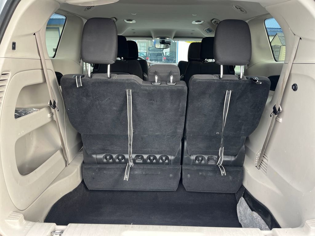Used 2023 Chrysler Voyager LX image 38