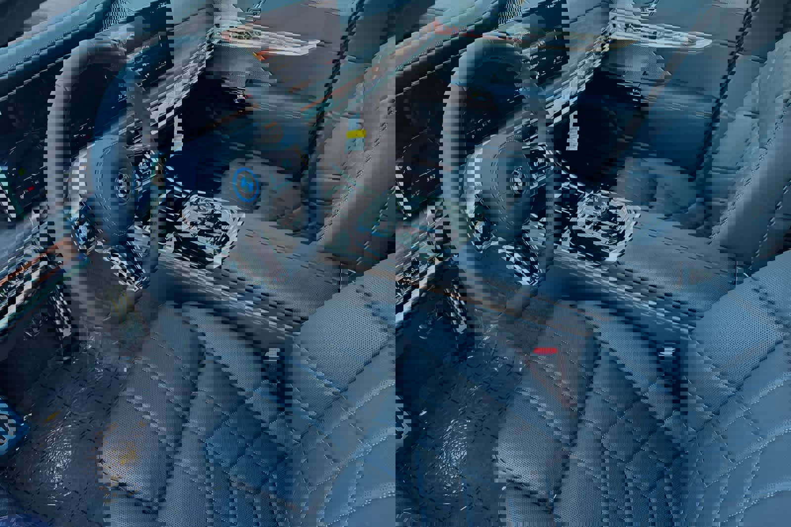 Used 2024 BMW i7 xDrive60 image 12