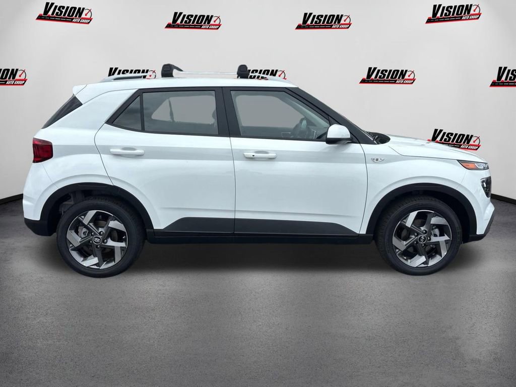 Certified 2025 Hyundai Venue SEL FWD image 4