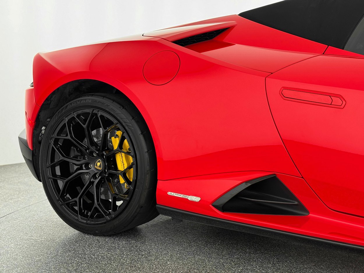 Used 2023 Lamborghini Huracan EVO image 46