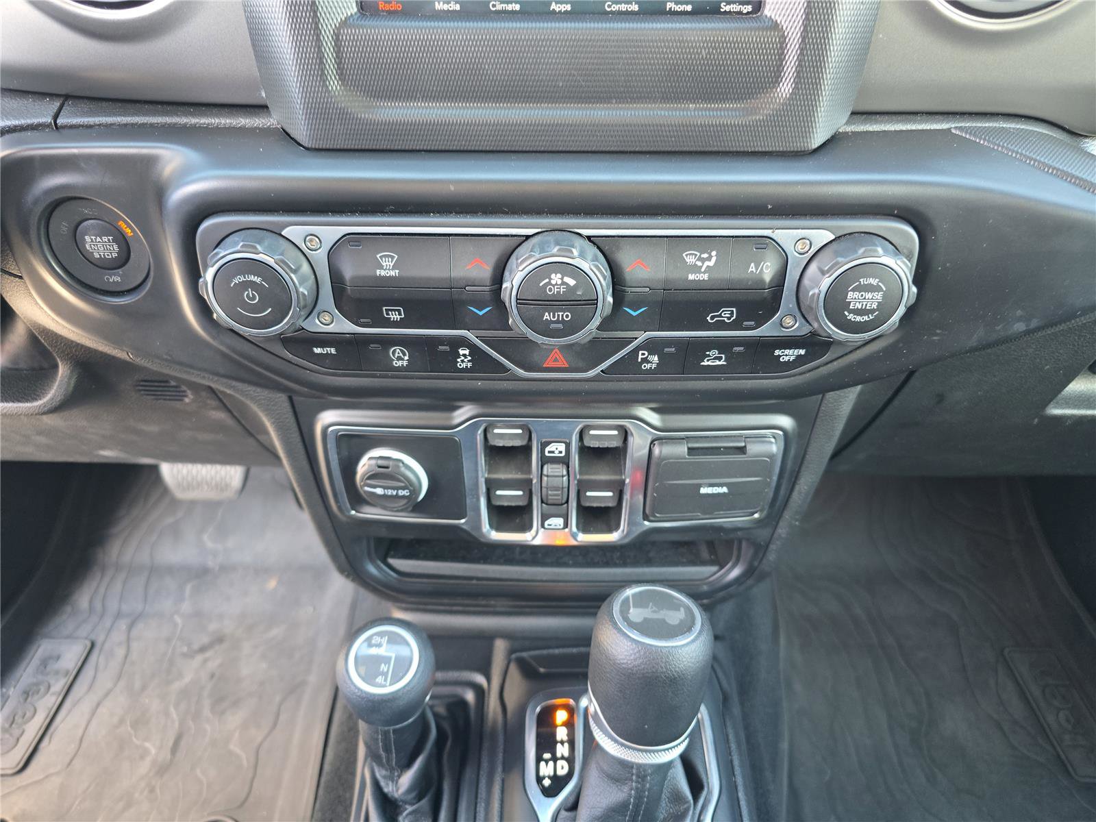 Used 2022 Jeep Wrangler Unlimited Sport image 29