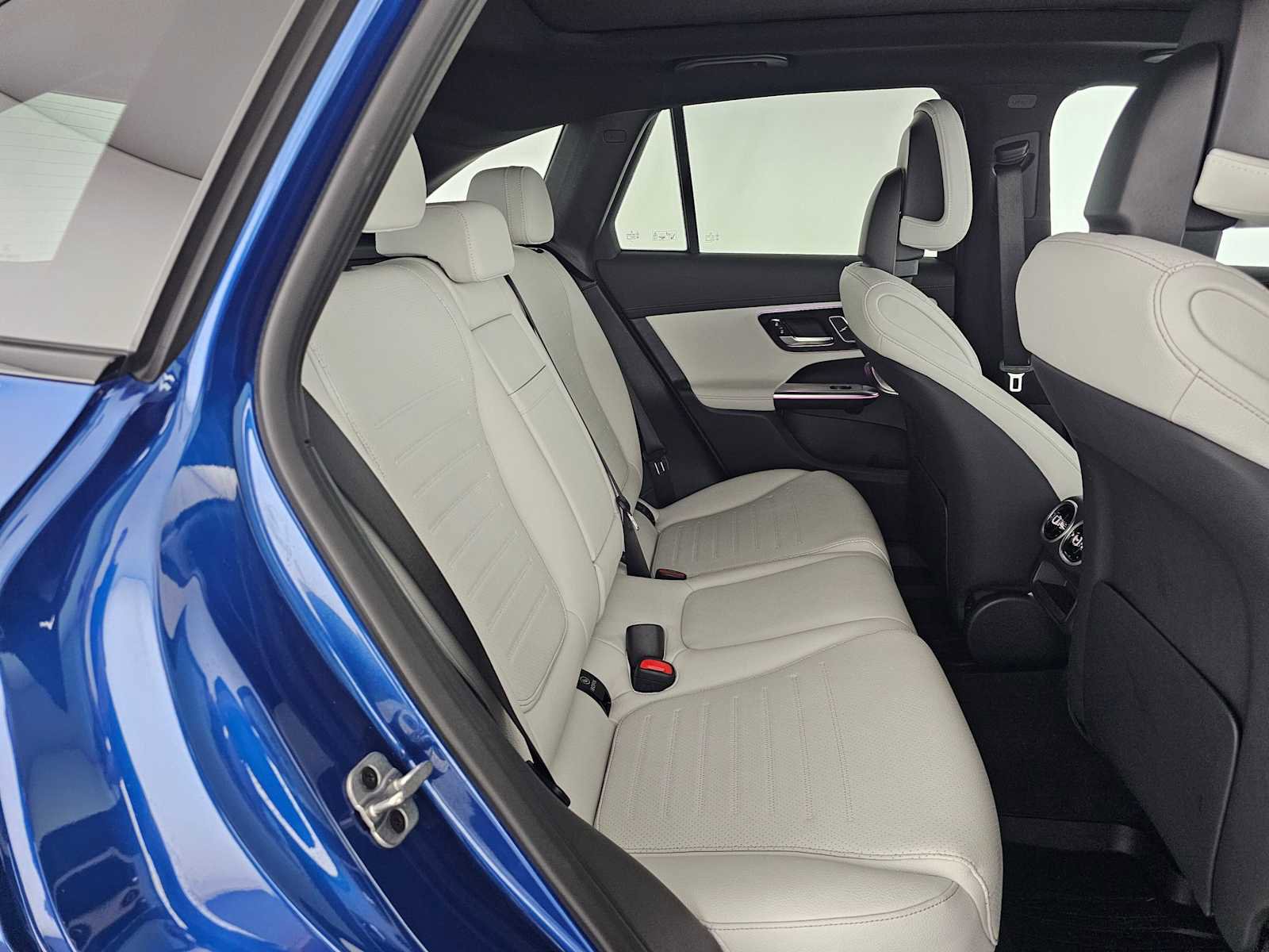 Used 2026 Mercedes-Benz GLC 300 4MATIC image 12