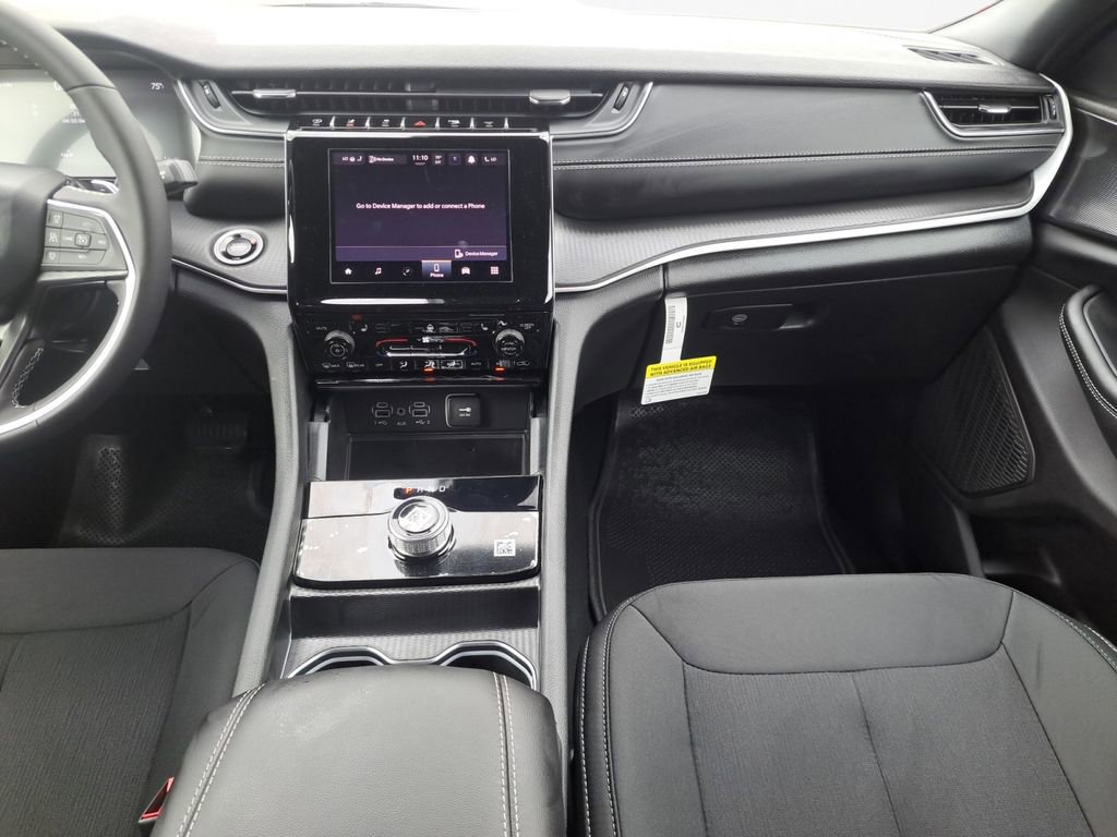New 2025 Jeep Grand Cherokee Laredo w/ Luxury Tech Group I RWD image 3