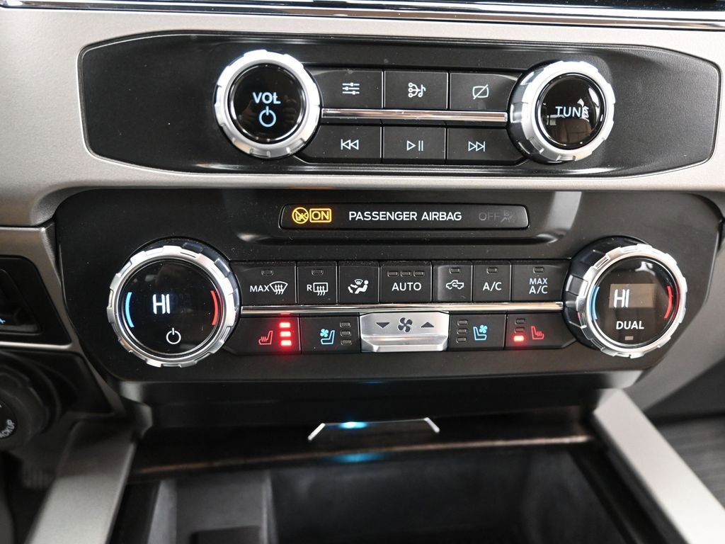 Used 2022 Ford F250 Lariat w/ Chrome Package image 29