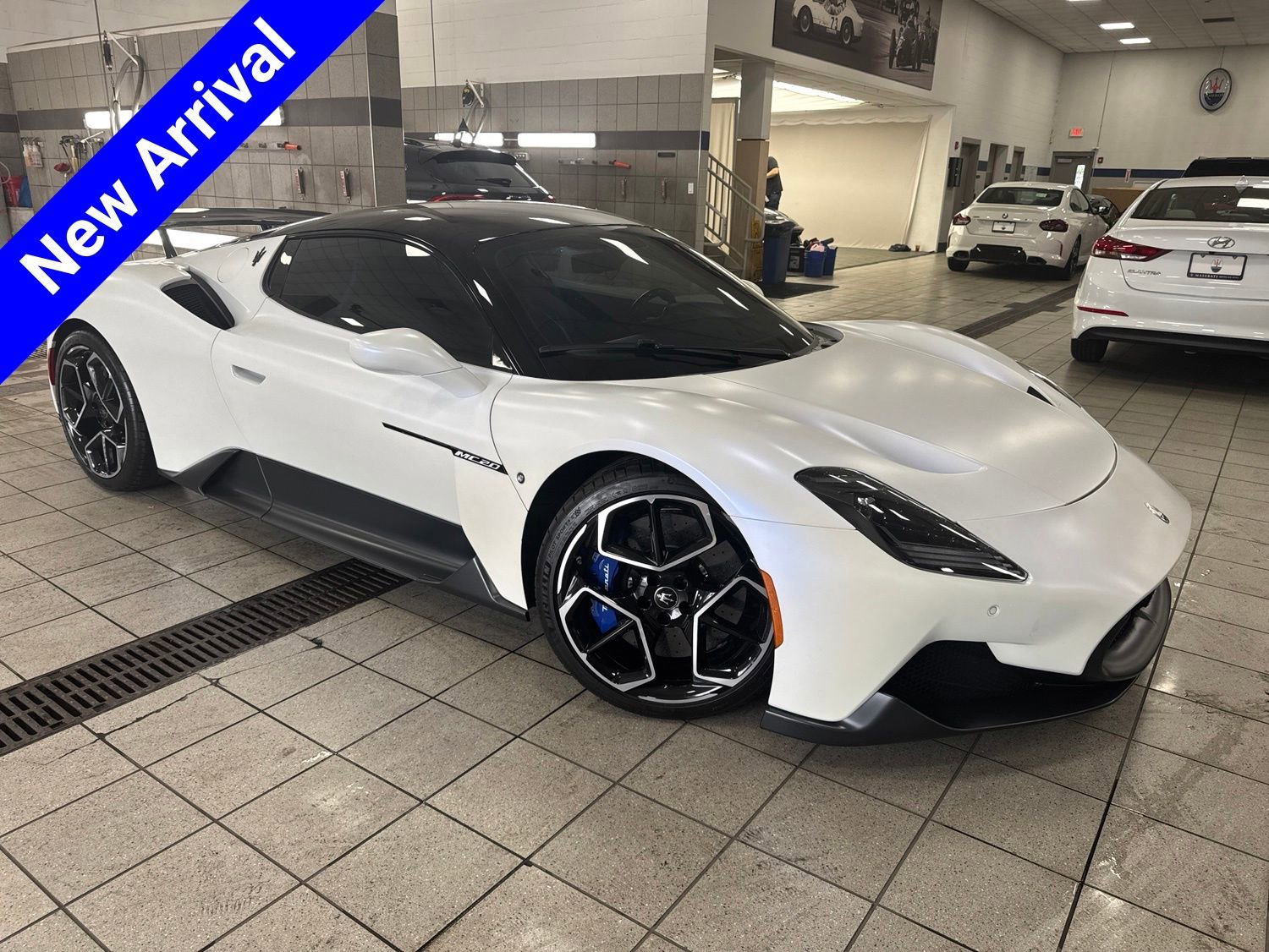 Used 2022 Maserati MC20 Coupe RWD image 1