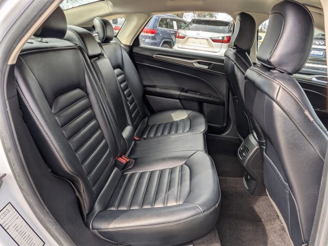 Used 2020 Ford Fusion SEL FWD image 22