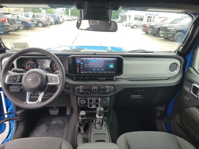 Used 2024 Jeep Wrangler Unlimited Sahara AWD/4WD image 19