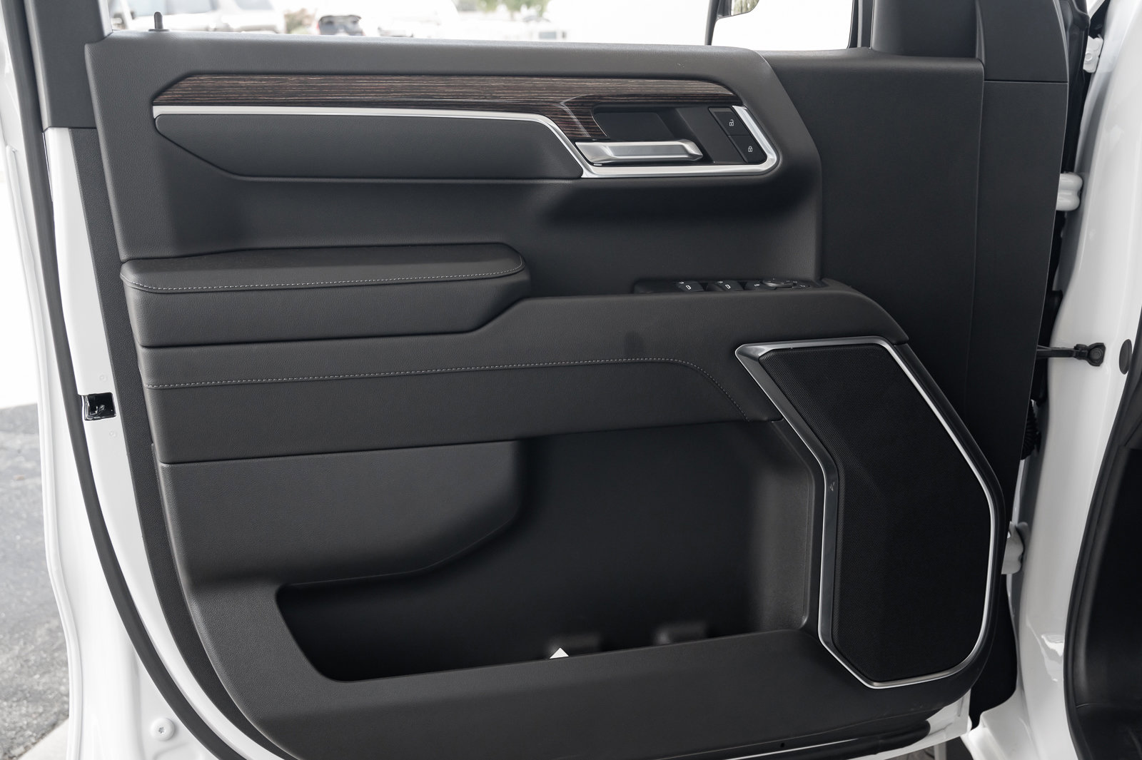 Used 2024 GMC Sierra 1500 Elevation image 16