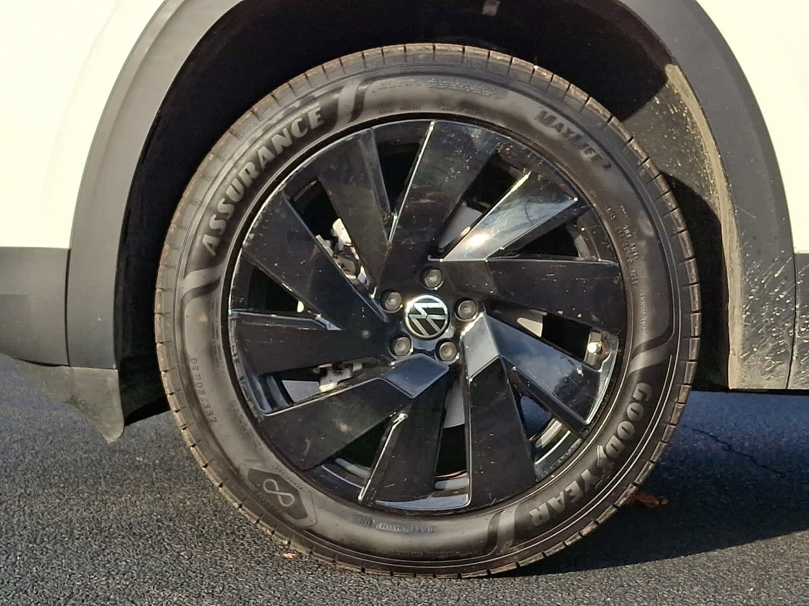 Used 2024 Volkswagen Atlas SE AWD/4WD image 9