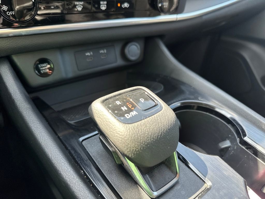 Used 2025 Nissan Rogue S image 17