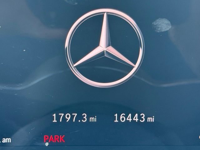 Used 2025 Mercedes-Benz GLC 300 4MATIC image 19