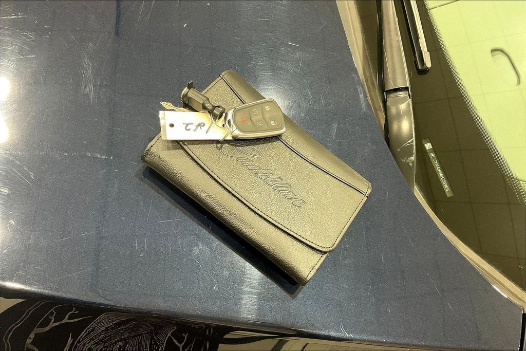 Used 2017 Cadillac XT5 Luxury w/ Driver Awareness Package image 11