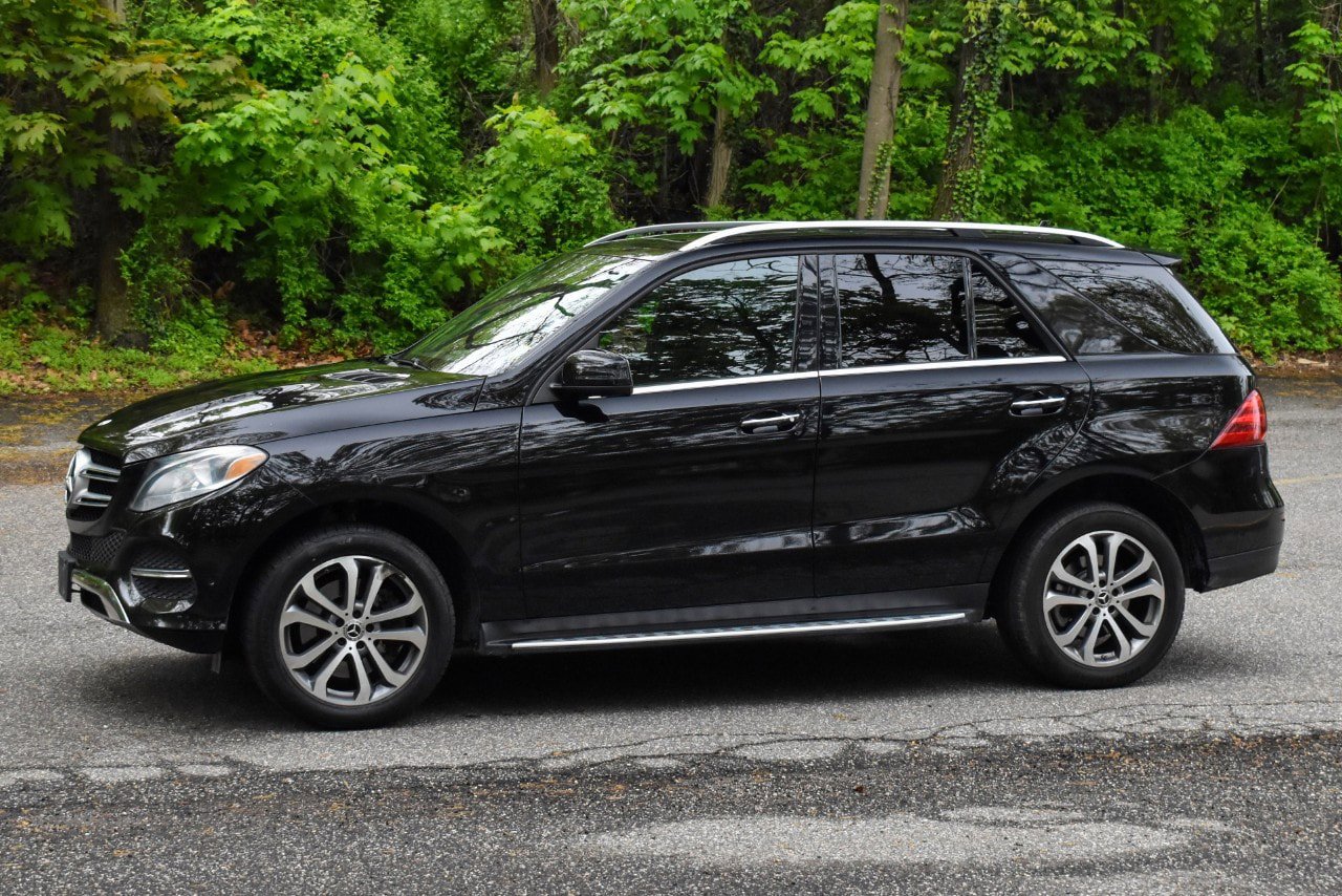Used 2019 Mercedes-Benz GLE 400 4MATIC image 3