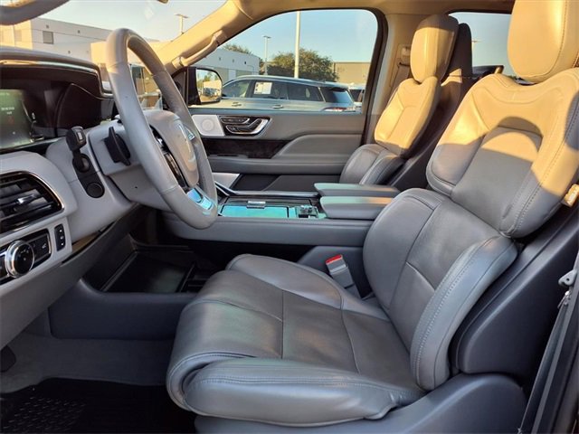 Used 2020 Lincoln Navigator Reserve w/ Luxury Package image 5