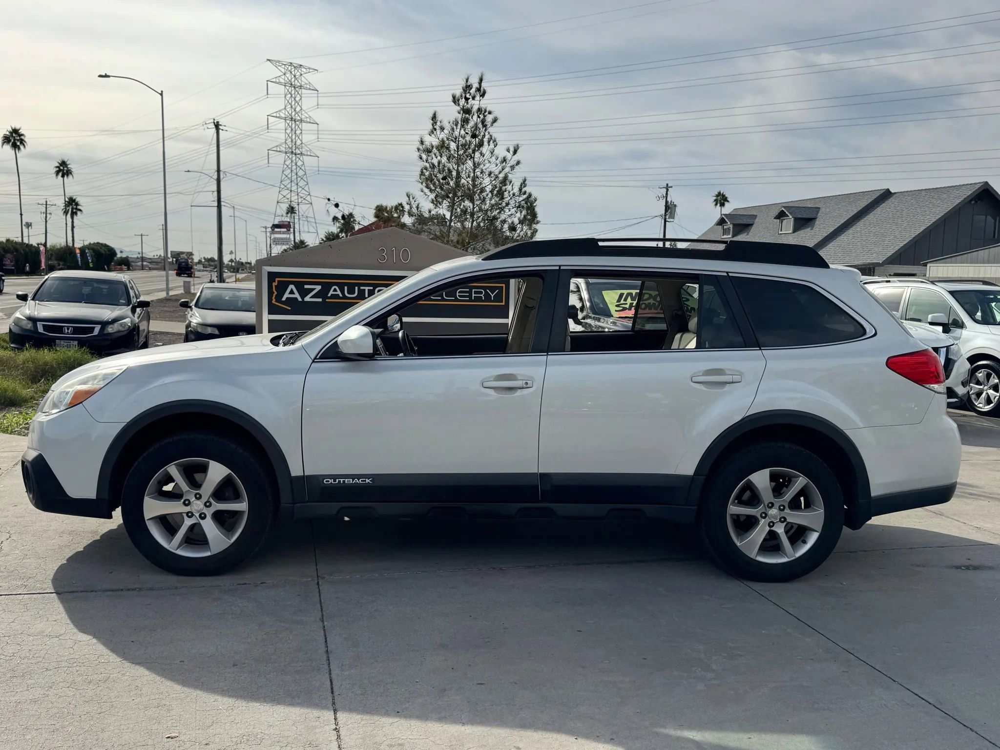 Used 2013 Subaru Outback 2.5i Limited w/ Moonroof Pkg image 9