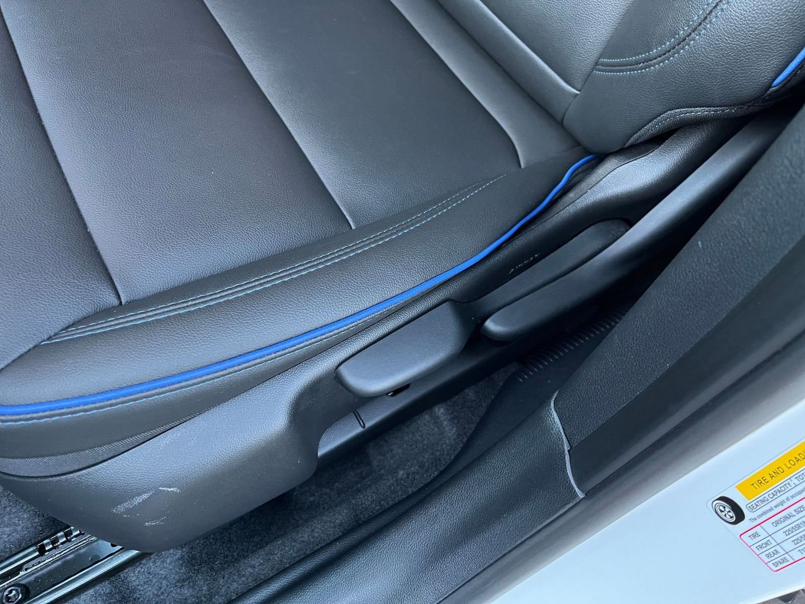 Used 2025 Buick Envista Sport Touring image 23