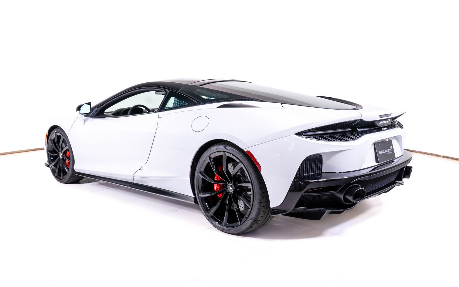 New 2026 McLaren GTS RWD image 3