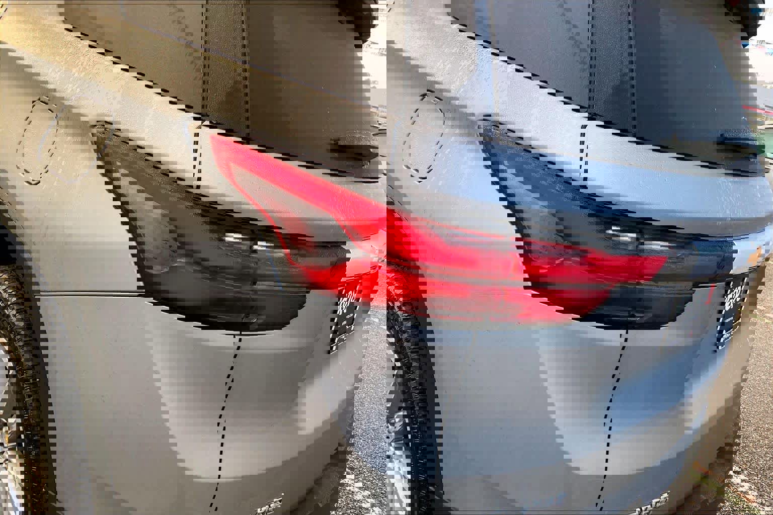 Used 2023 Chevrolet Traverse LT image 26