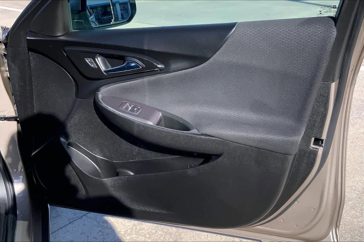 Used 2023 Chevrolet Malibu LT FWD image 23