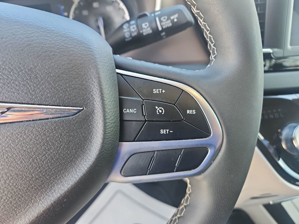 Used 2024 Chrysler Voyager LX image 20