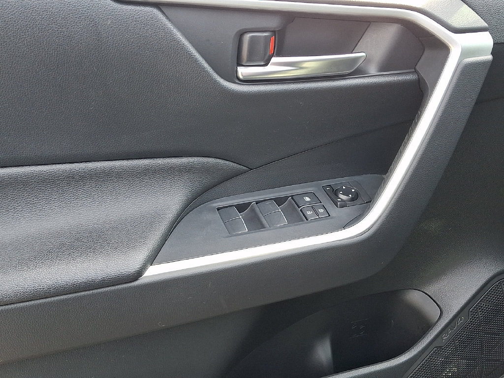 Used 2019 Toyota RAV4 XLE Premium w/ All Weather Liner Package AWD/4WD image 12