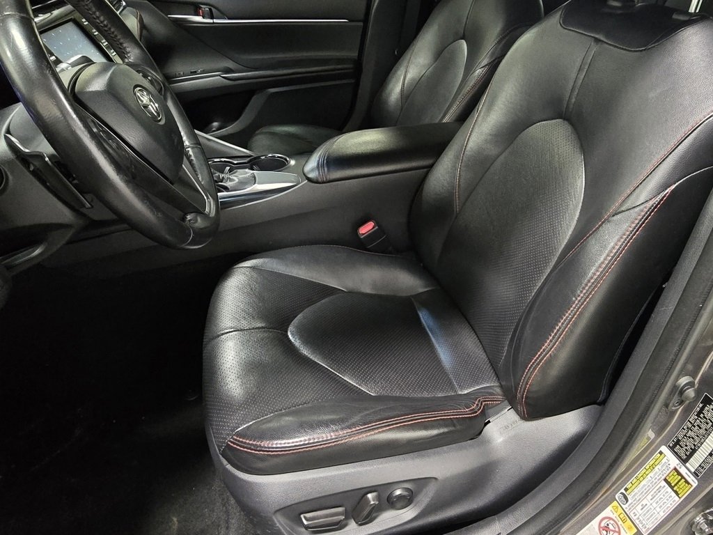 Used 2018 Toyota Camry SE image 19