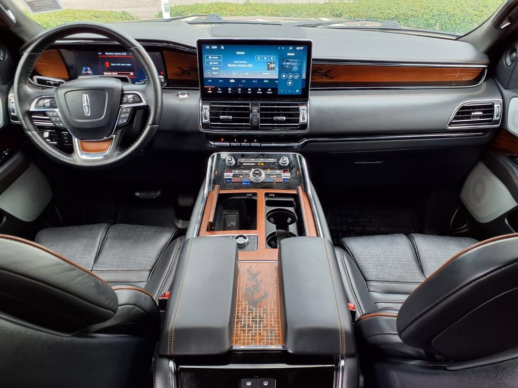 Certified 2024 Lincoln Navigator L Black Label AWD/4WD image 9