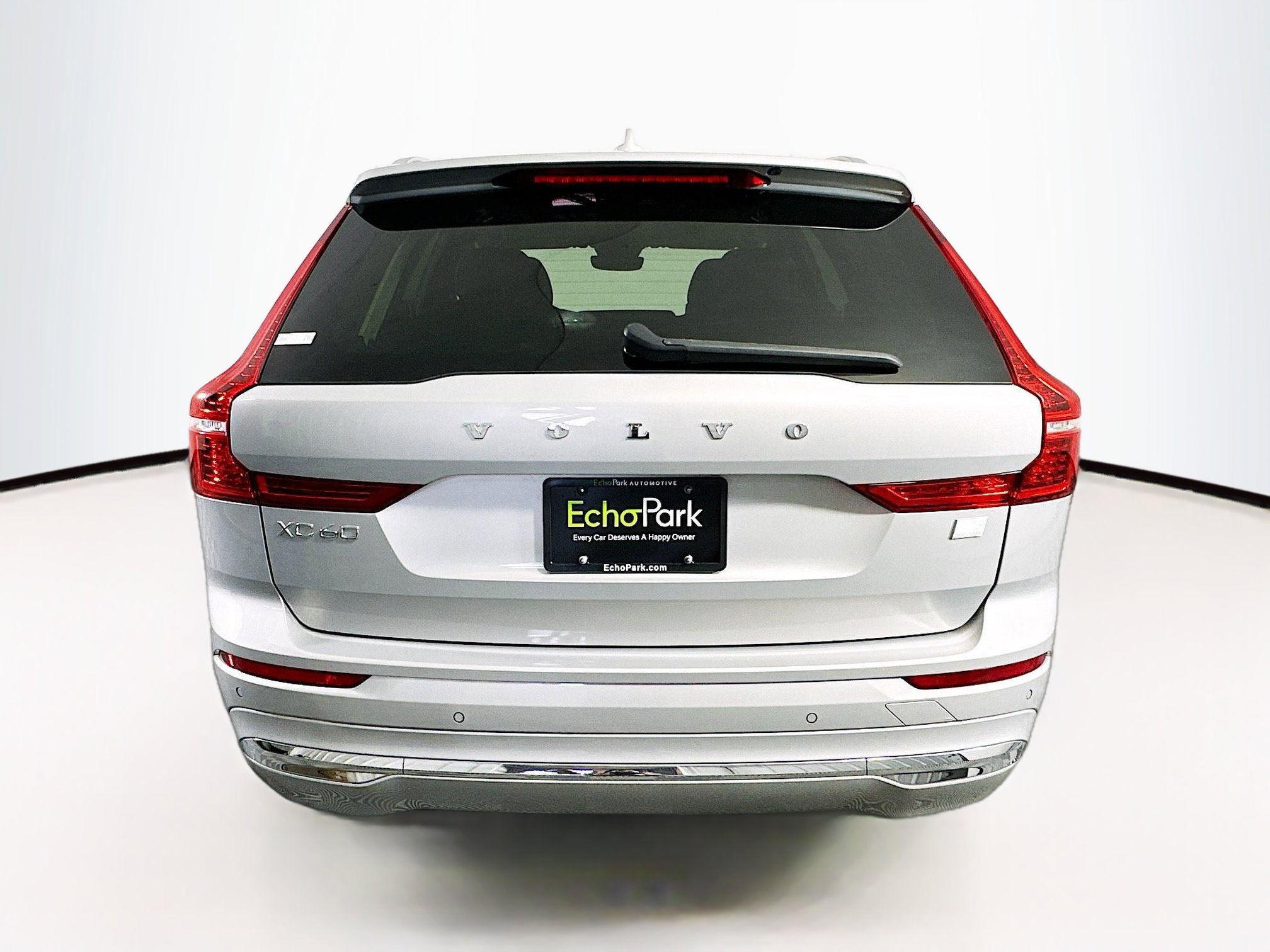 Used 2023 Volvo XC60 T8 Core image 7