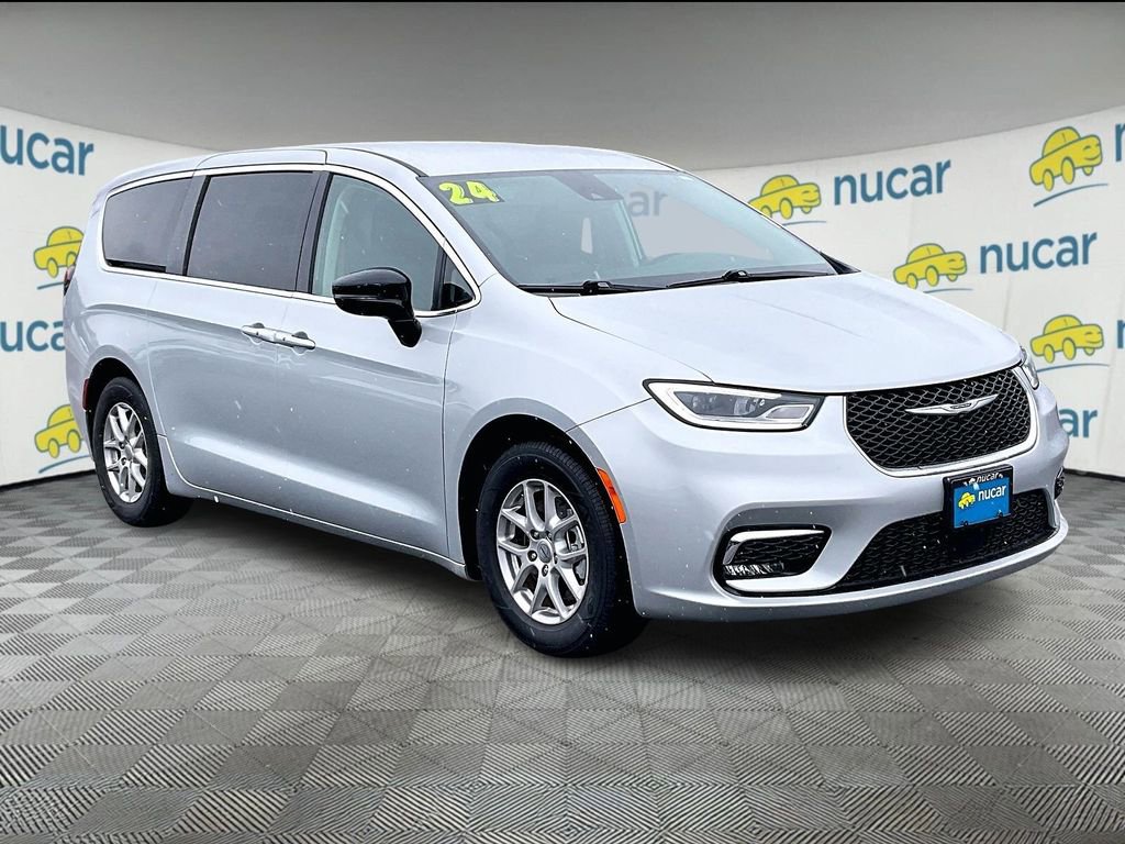 Used 2024 Chrysler Pacifica Touring-L