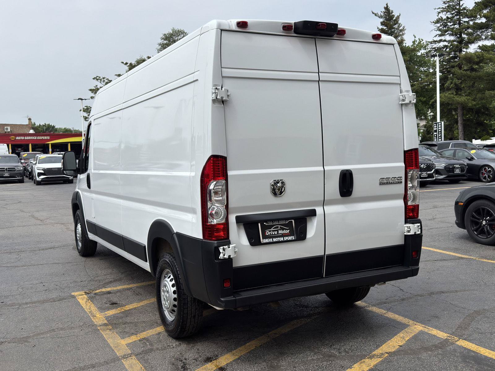 Used 2025 RAM ProMaster 2500 w/ Convenience Group FWD image 8