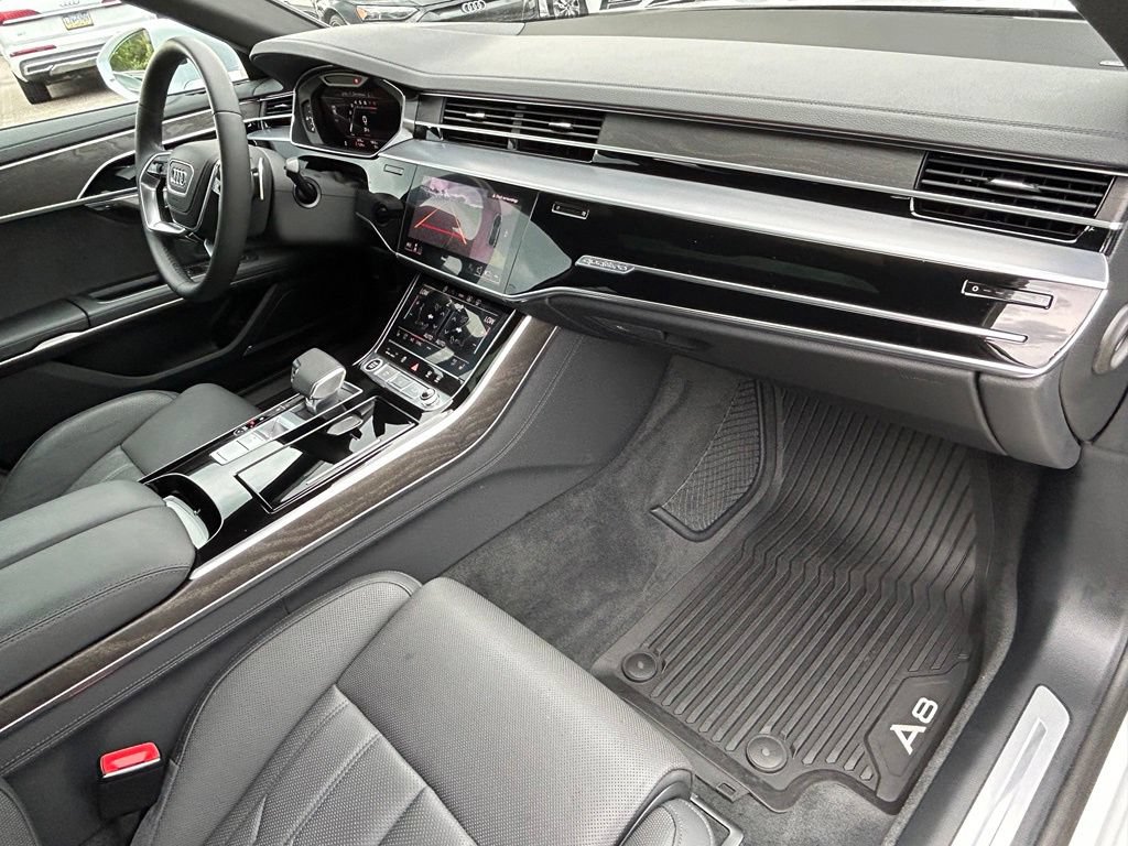 Used 2025 Audi A8 L 3.0T AWD/4WD image 42