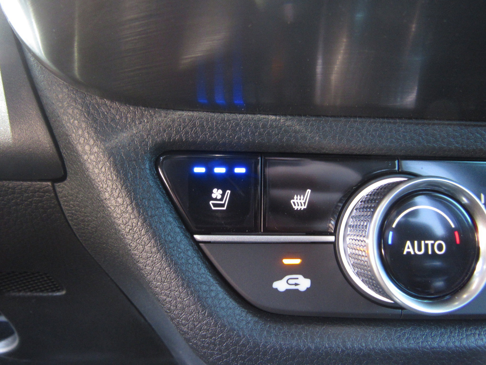 Certified 2025 Acura ADX A-Spec image 24