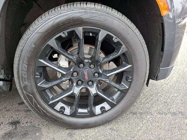 Used 2022 GMC Yukon XL Denali w/ Advanced Technology Package image 8