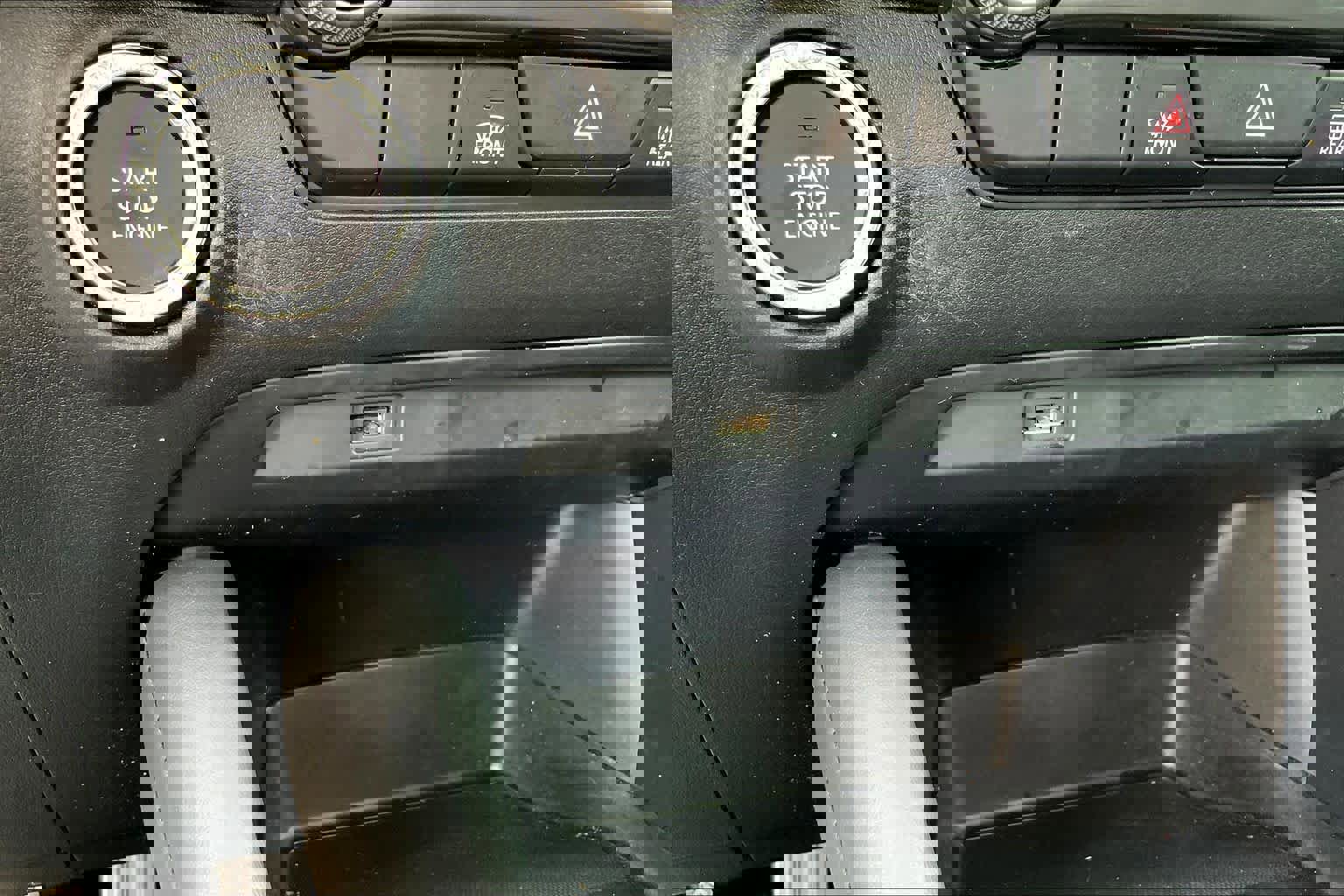 Used 2021 MAZDA MAZDA3 s image 33