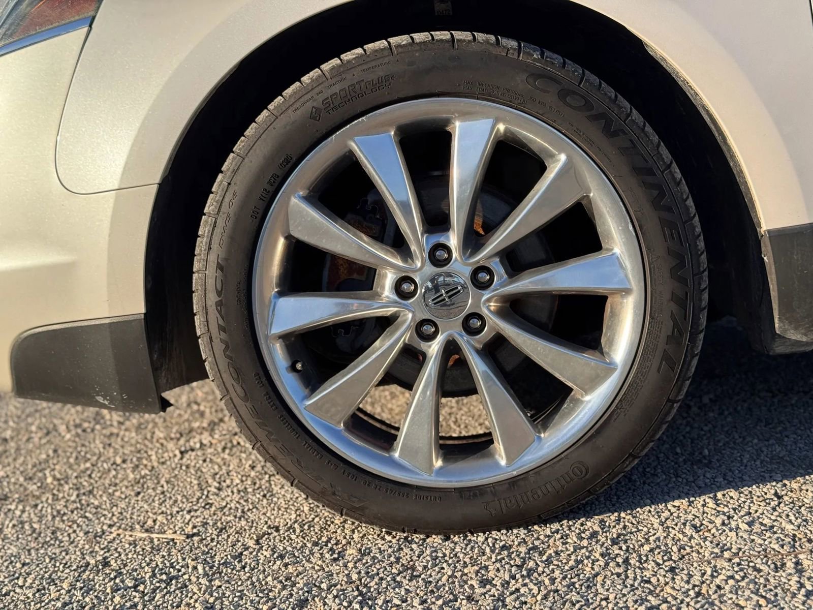 Used 2012 Lincoln MKT AWD image 10