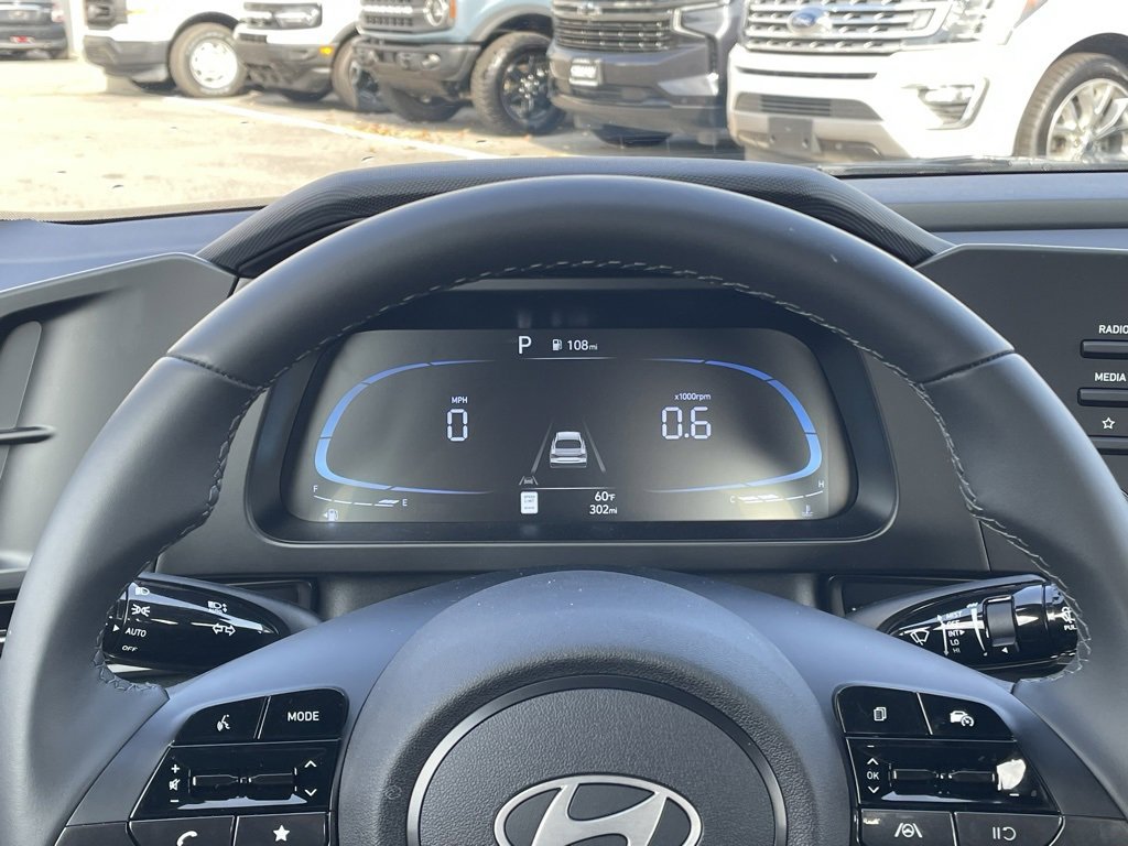 Used 2025 Hyundai Elantra Sport image 14