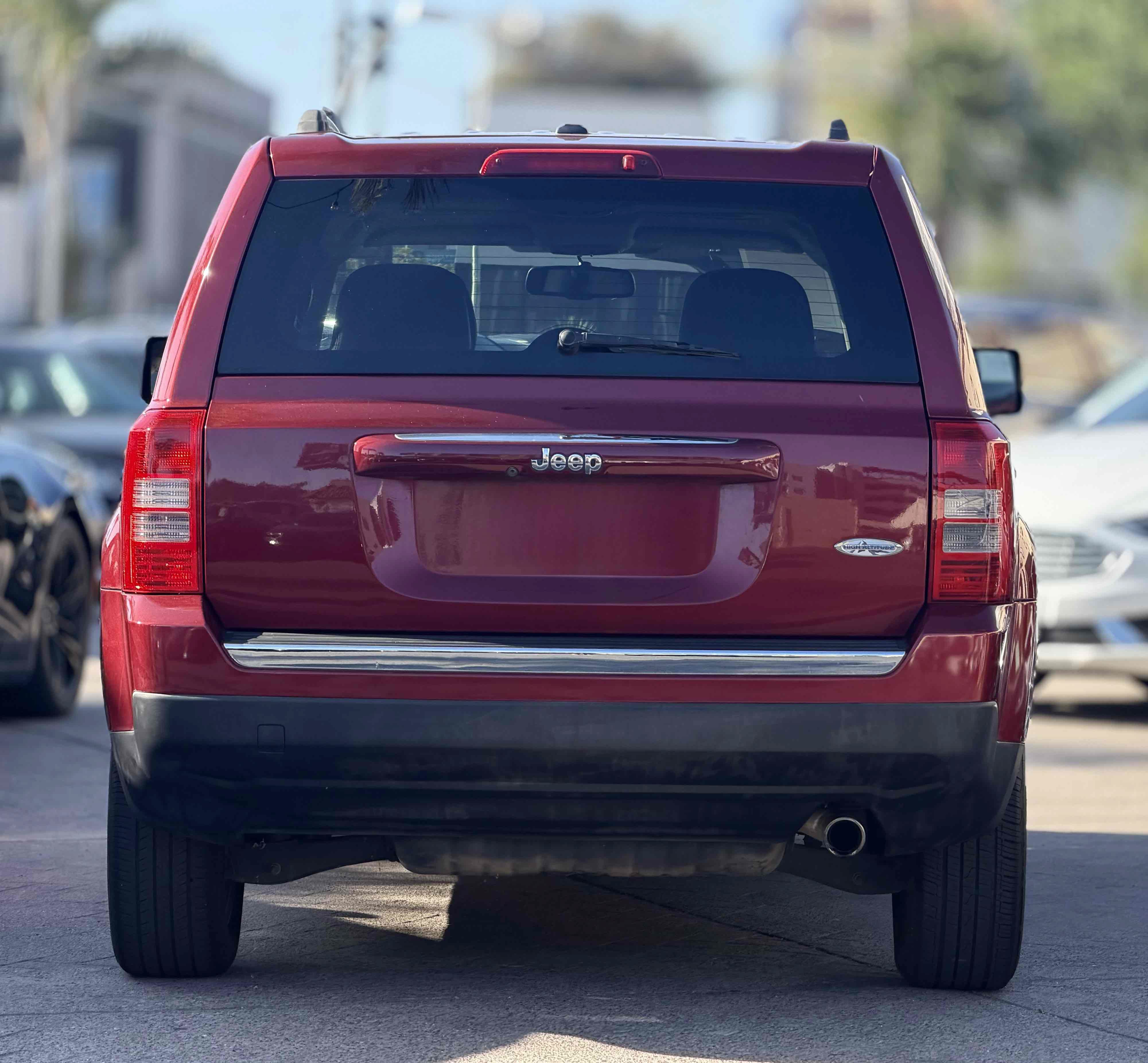 Used 2016 Jeep Patriot High Altitude FWD image 6