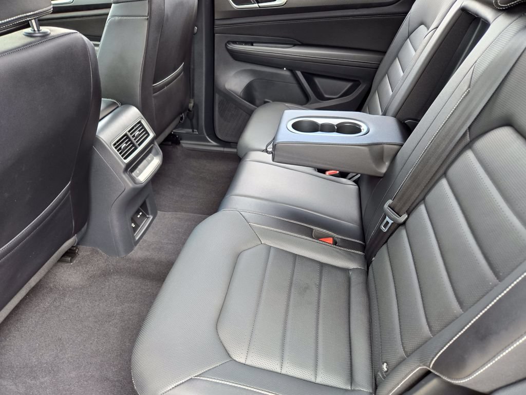 Used 2024 Volkswagen Atlas Cross Sport SEL AWD/4WD image 40