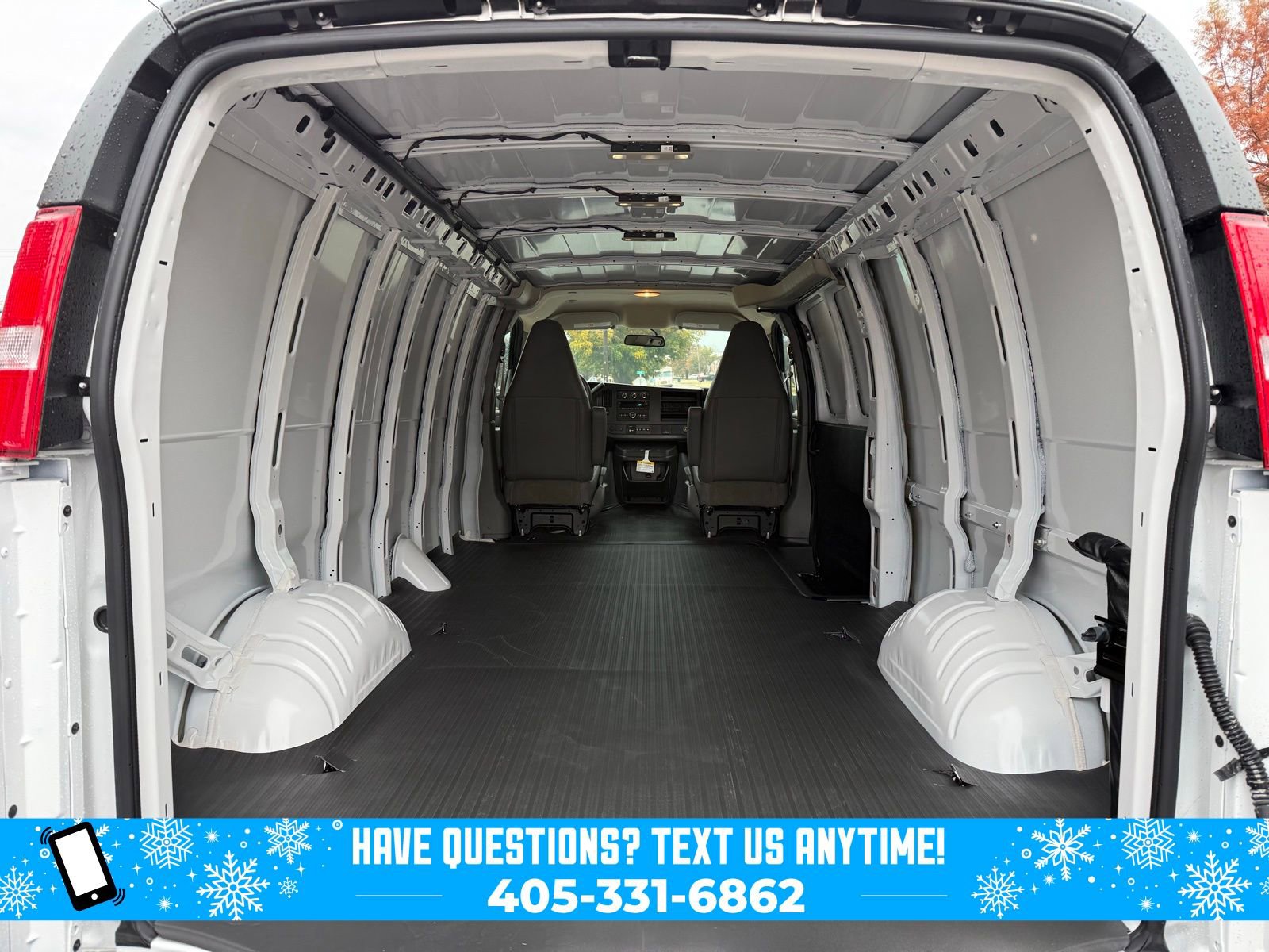 New 2025 Chevrolet Express 2500 Extended image 26