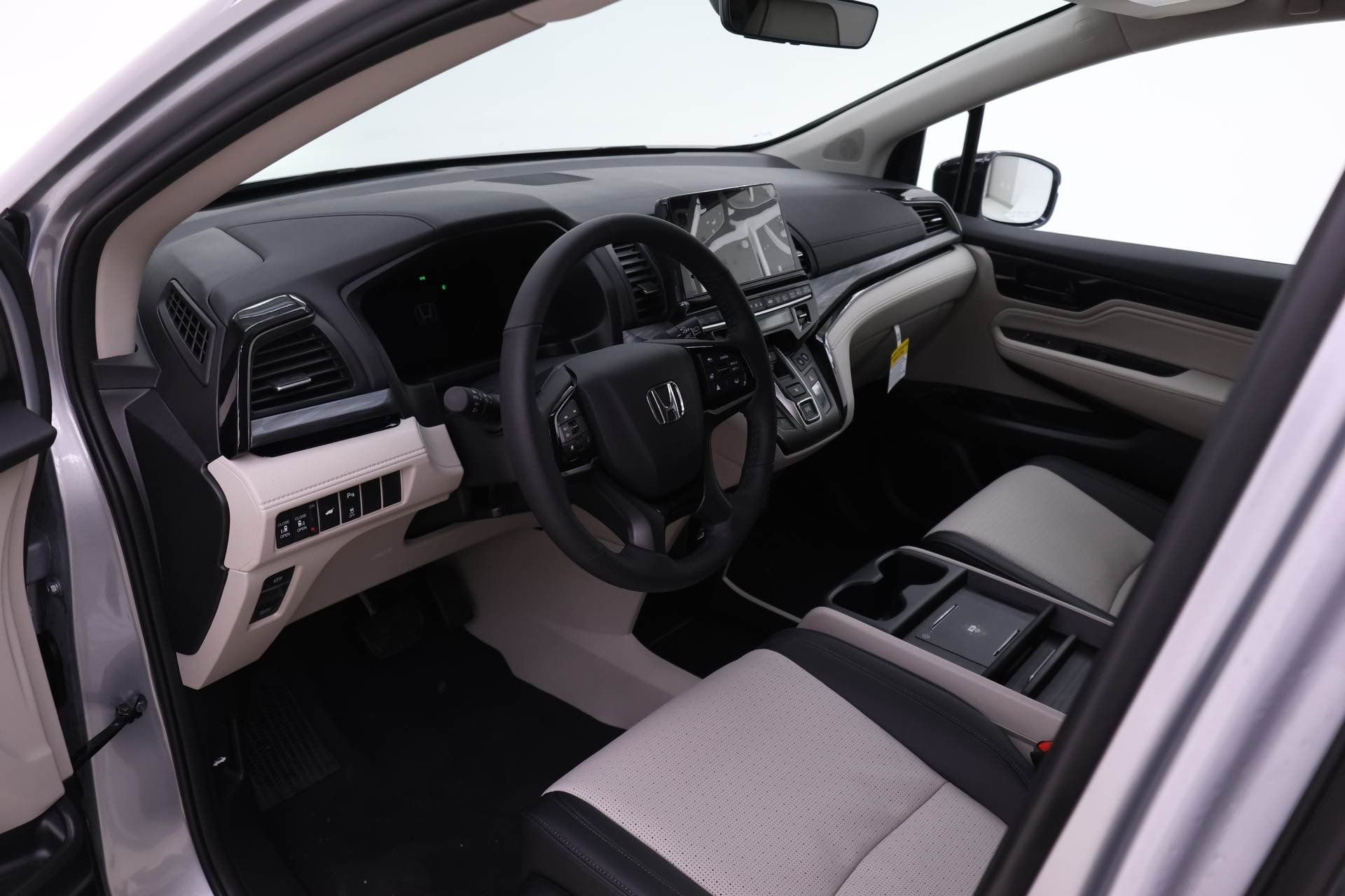 New 2026 Honda Odyssey Elite image 3